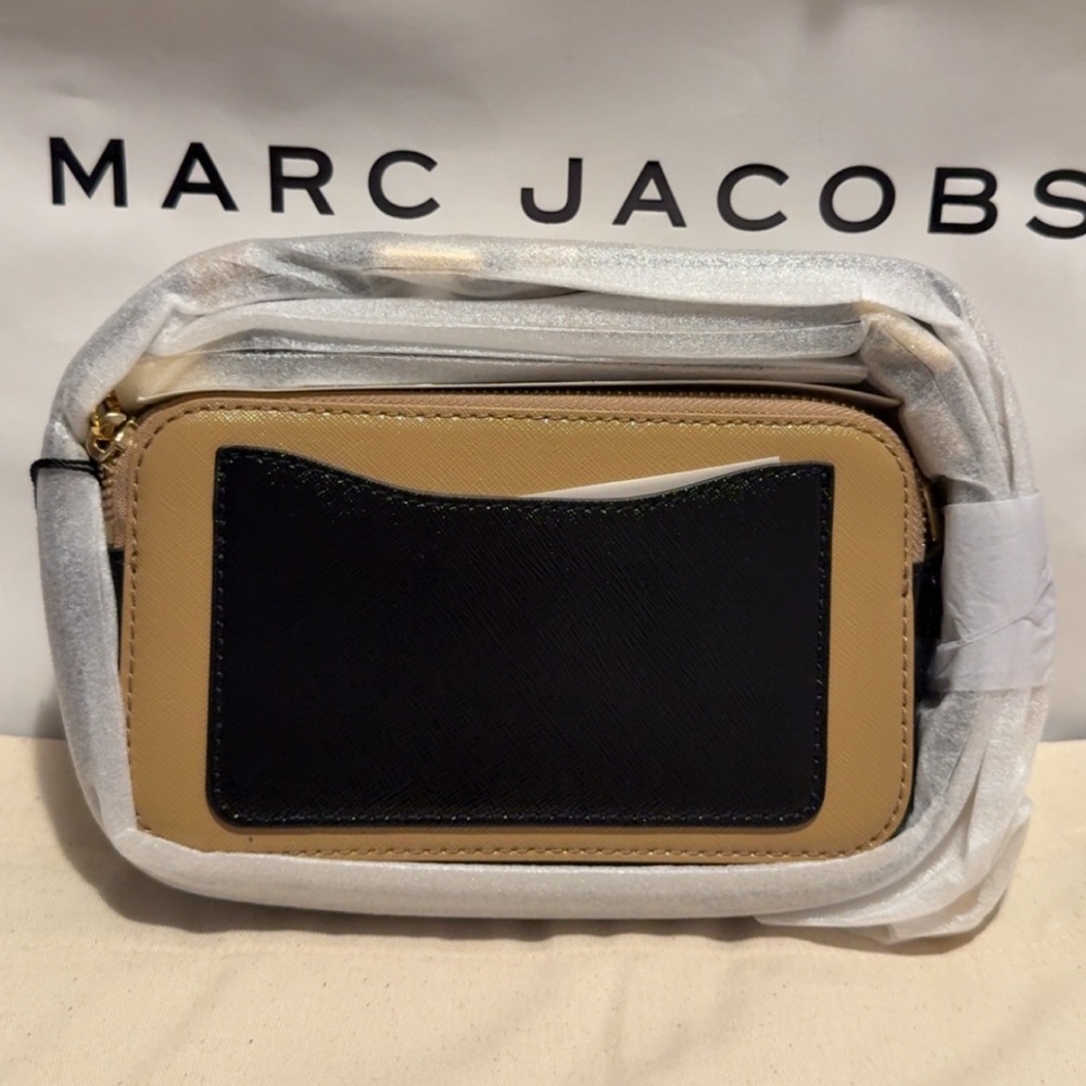 Marc Jacobs The Snapshot...$325 in store/online - Picture 15 of 16